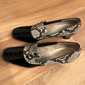 Naturalizer Du Pont Corfam Women’s shoes. snake skin.